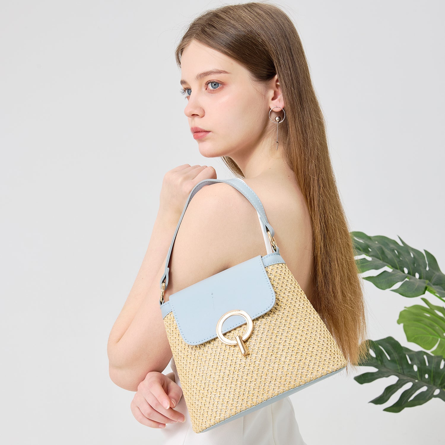 Celia • Borsa a Tracolla in Rafia con Patta Colorata