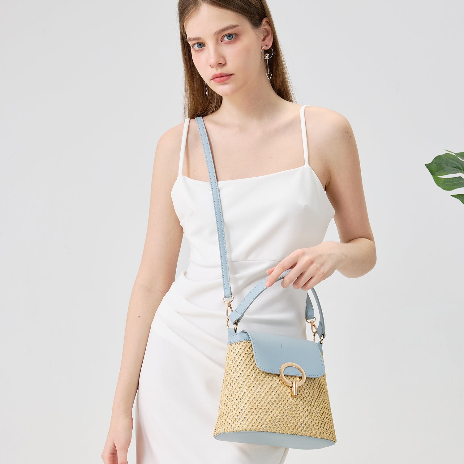Celia • Borsa a Tracolla in Rafia con Patta Colorata