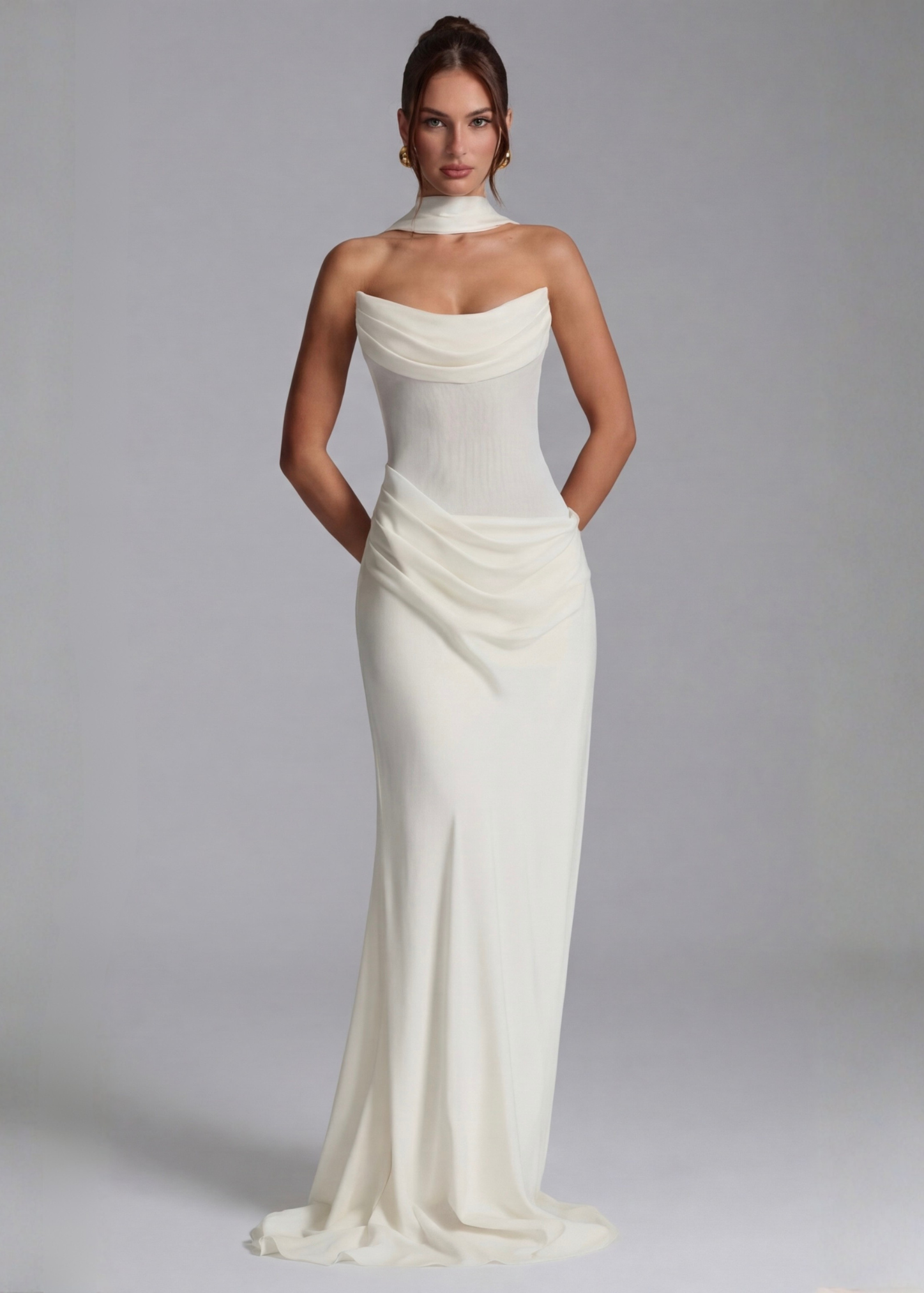 Tania • Vestito Lungo Aderente con Choker e Schiena con Lacci