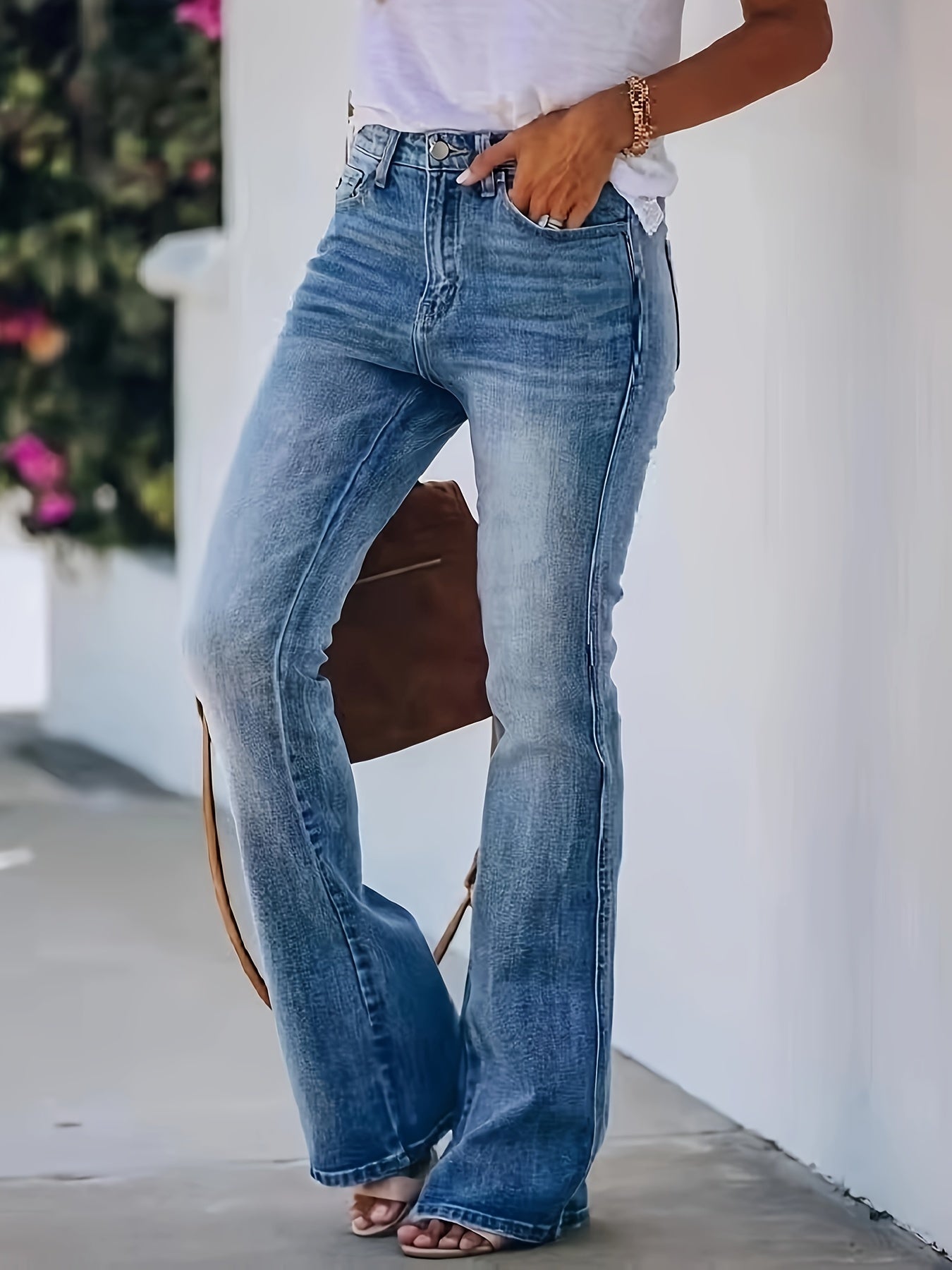 ESTELLA • Jeans svasati a vita media classici
