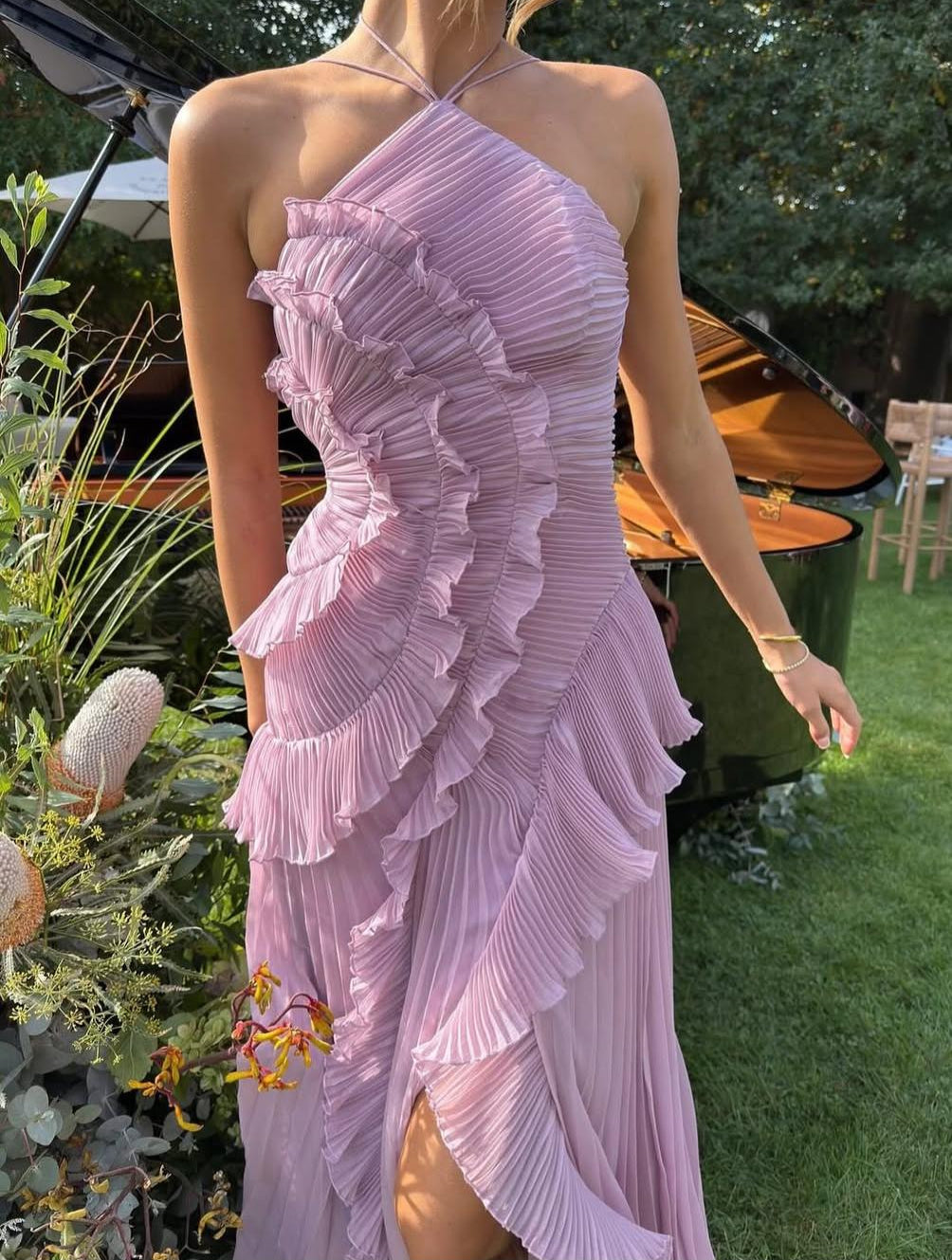 Sofía • Vestido Largo Asimétrico con Volados