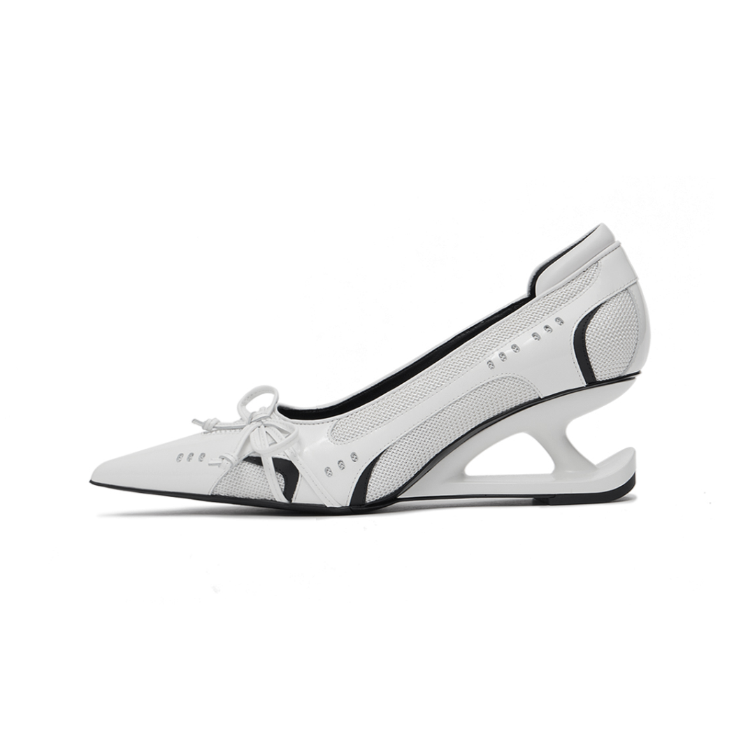 Vega • Décolleté metallico con tacco scultoreo e fiocco