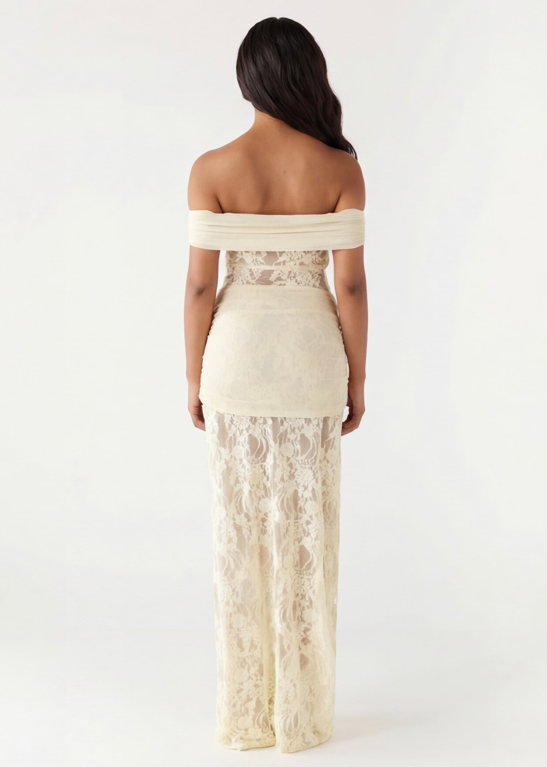 Isabel • Vestido Maxi de Encaje con Hombros Descubiertos