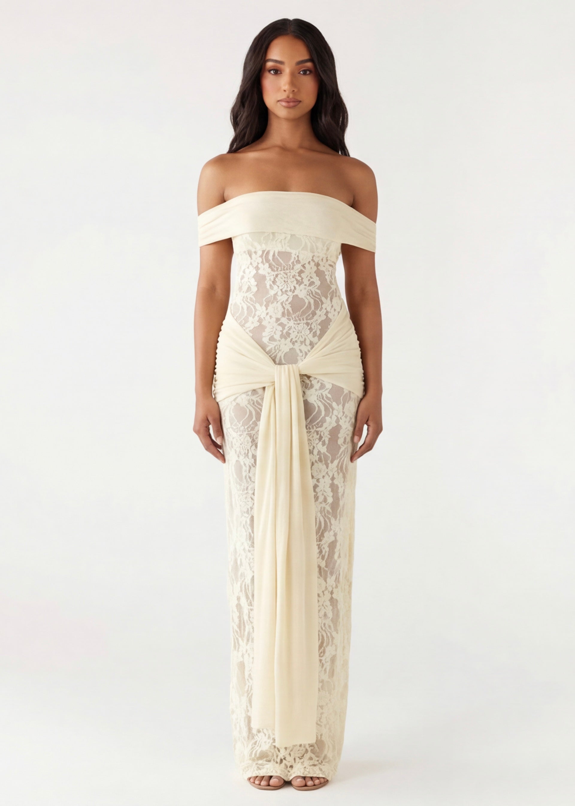 Isabel • Vestido Maxi de Encaje con Hombros Descubiertos