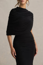 Glitz • Vestido largo negro de cuello alto con mangas tipo capa y detalles fruncidos