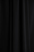 Furor • Vestido largo negro con escote pronunciado y detalles fruncidos