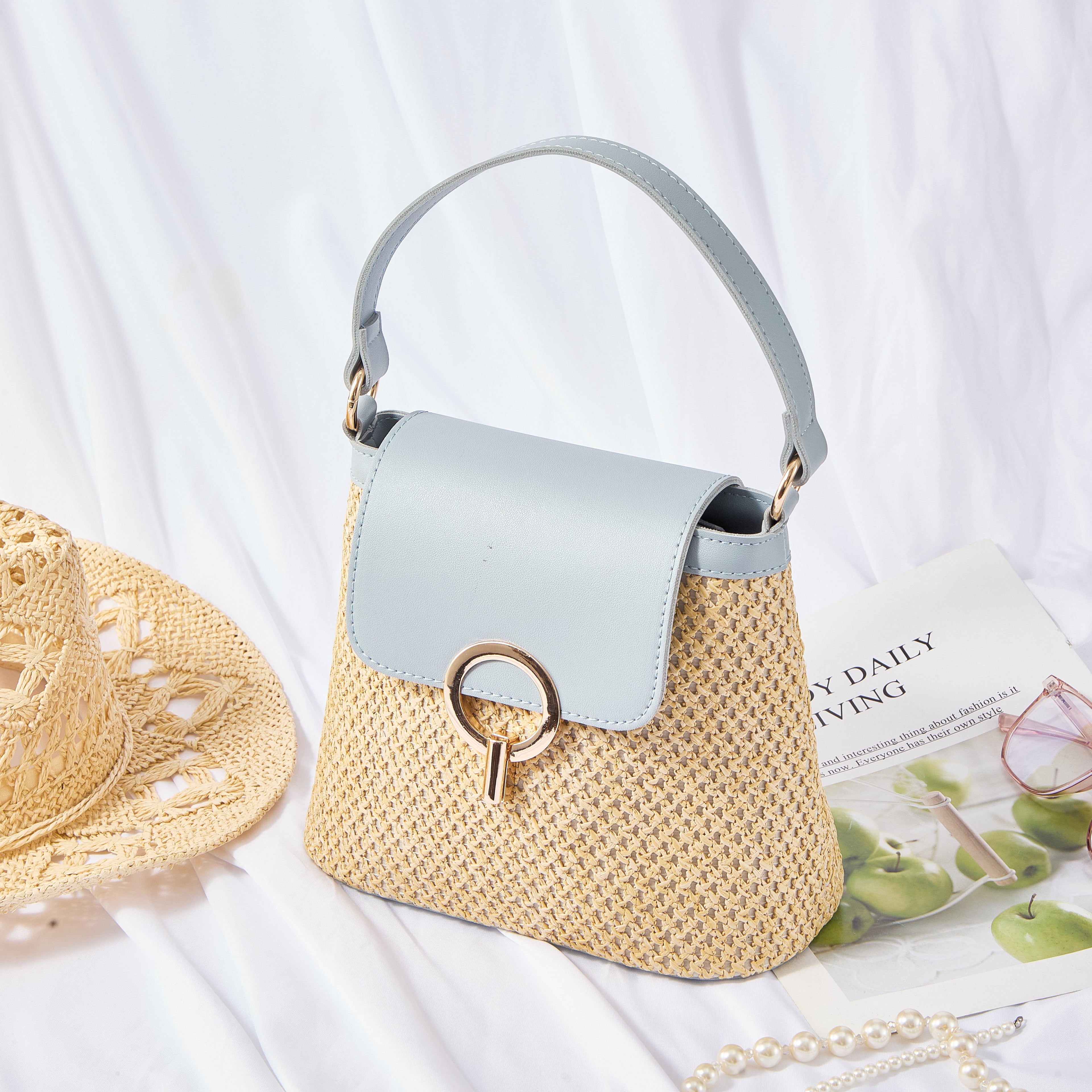 Celia • Borsa a Tracolla in Rafia con Patta Colorata