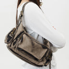 Triana • Bolso Hobo Efecto Desgaste con Bolsillos y Cremalleras