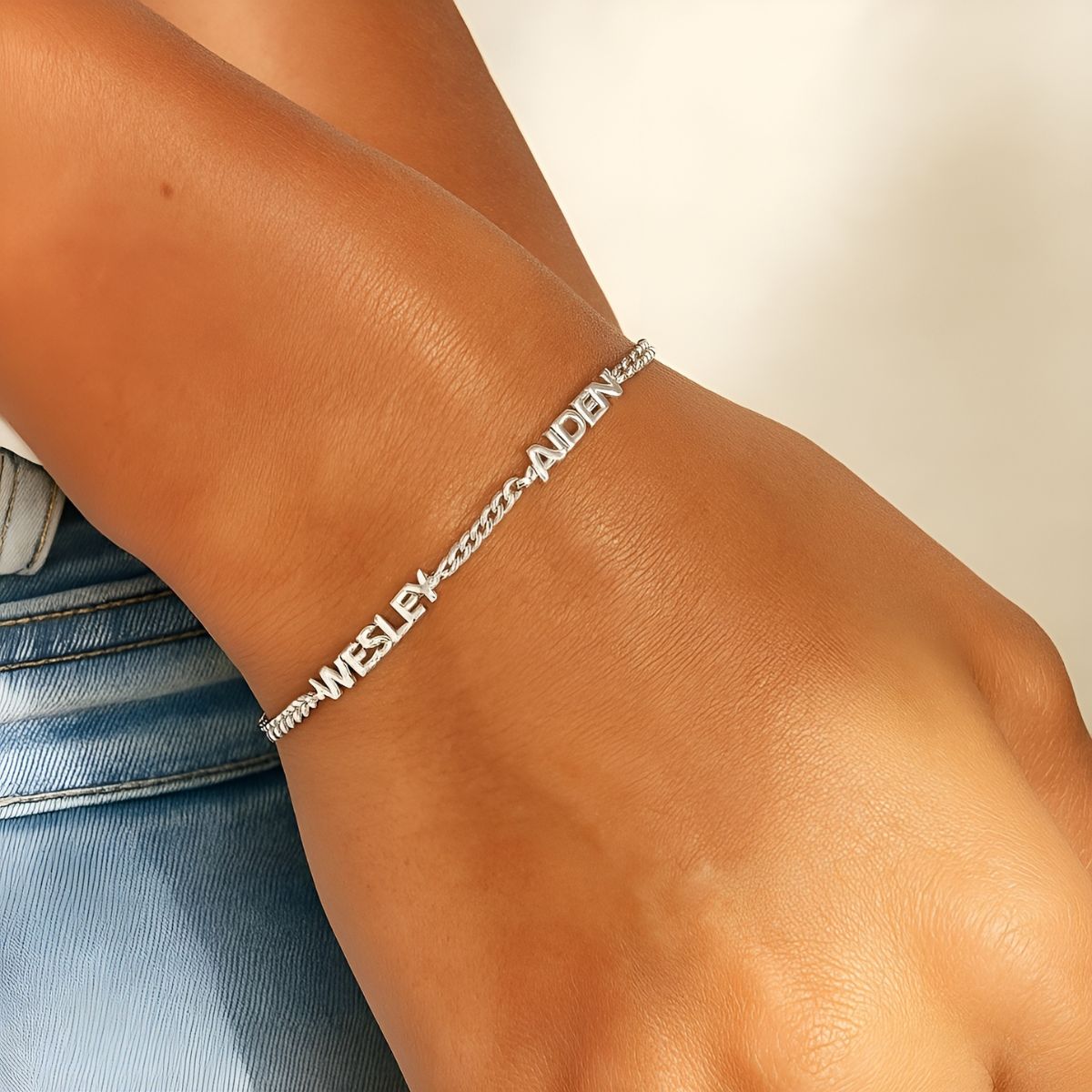 Prénia • Pulsera con los nombres de tus seres queridos