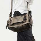 Triana • Bolso Hobo Efecto Desgaste con Bolsillos y Cremalleras
