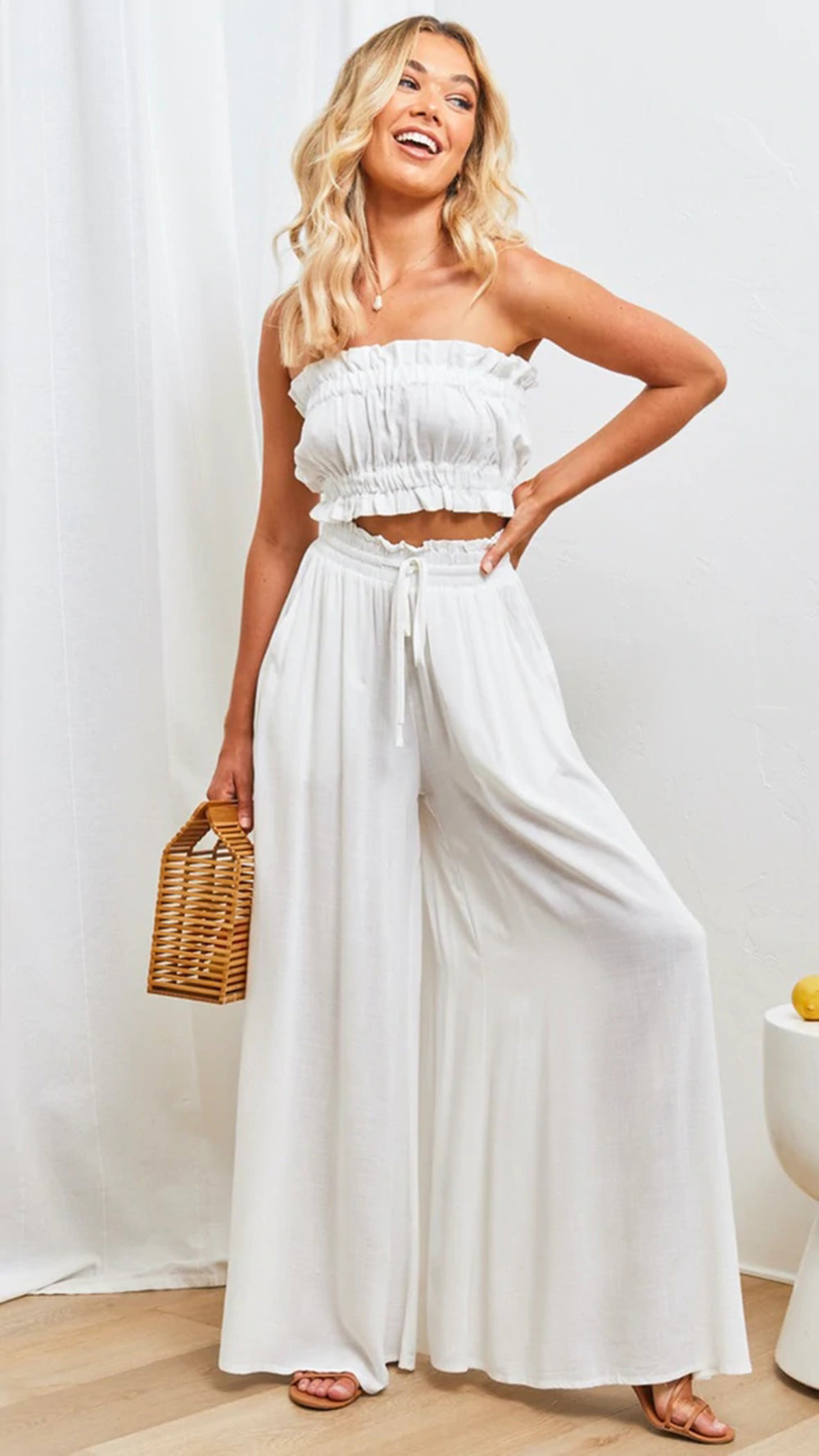Pantalones pierna ancha con cintura elastica