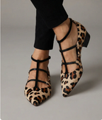 Bridget • Zapatos de salón con tacón y tiras de leopardo