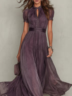 Flavia • Vestido largo morado con escote en V y ribete de encaje de gasa