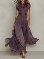 Flavia • Vestido largo morado con escote en V y ribete de encaje de gasa