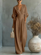 Essential • Mono elegante con escote en V y talle alto