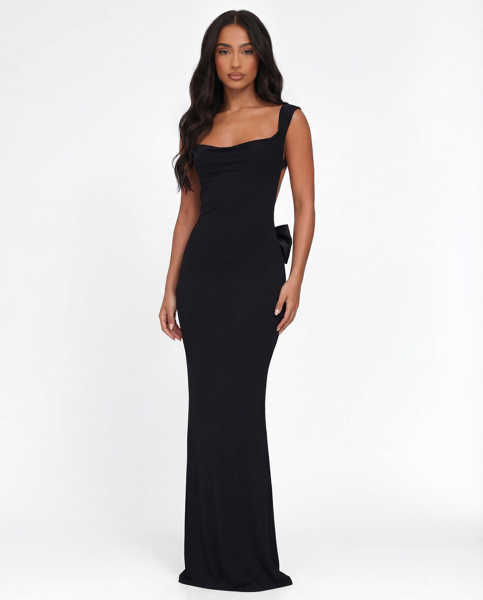 Desirée • Vestido Largo Ajustado con Espalda Abierta y Lazo