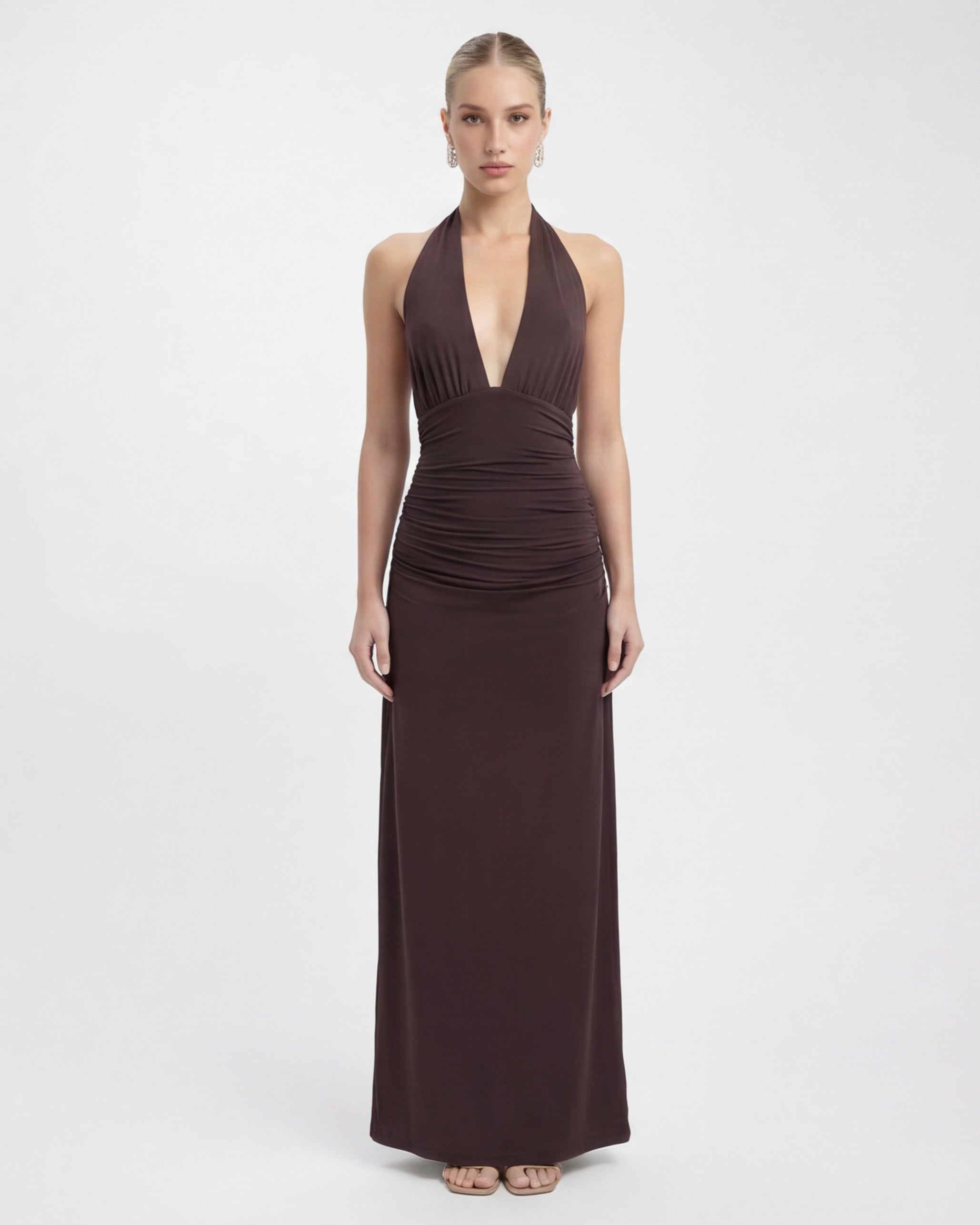 Paloma • Vestido Largo con Escote Halter Profundo y Espalda Abierta