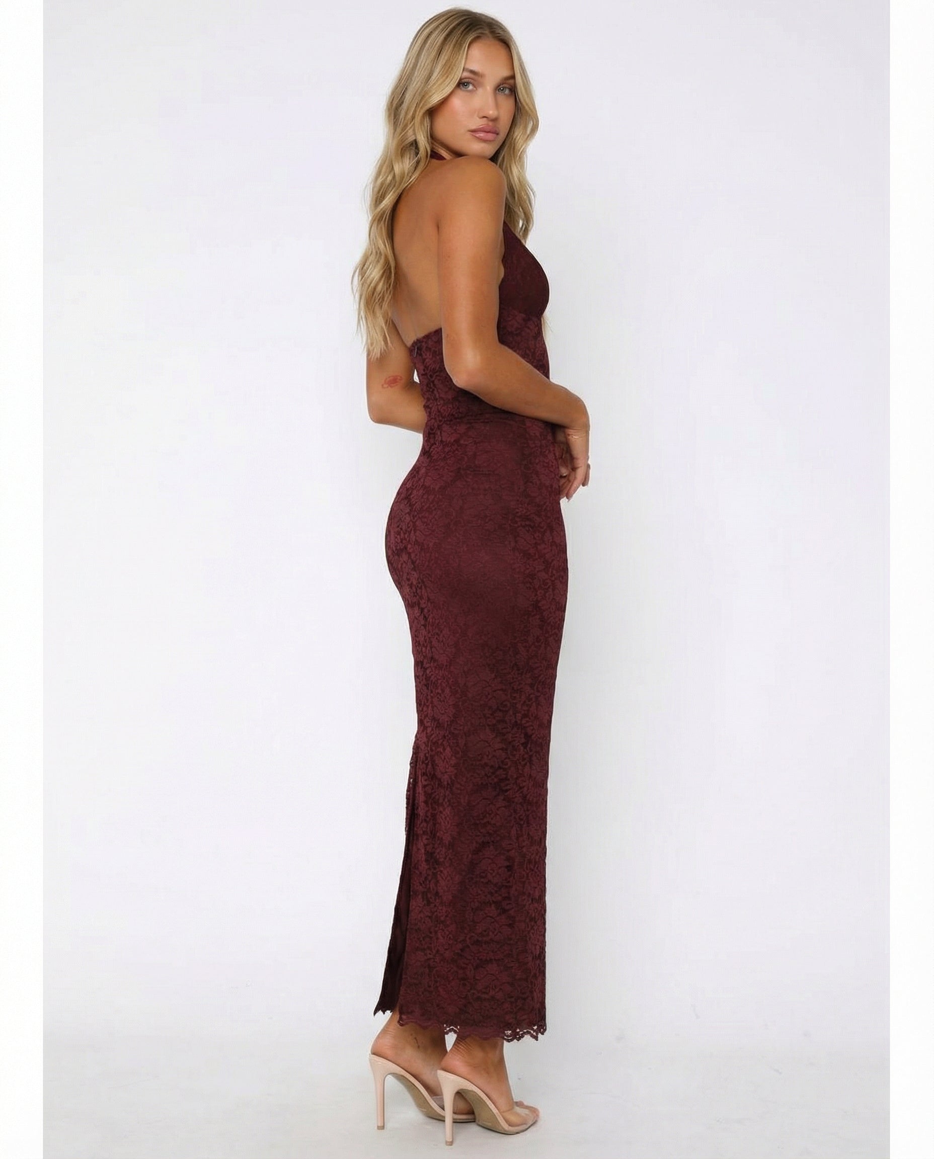Serena • Vestido Largo de Encaje con Escote Halter