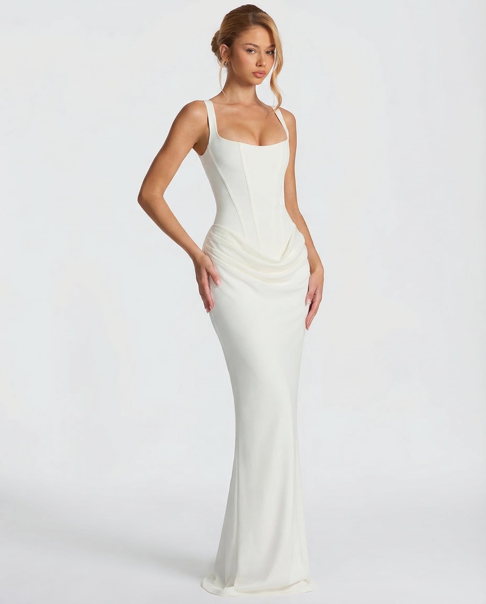 Sofía • Vestido Maxi Entallado con Escote Cuadrado