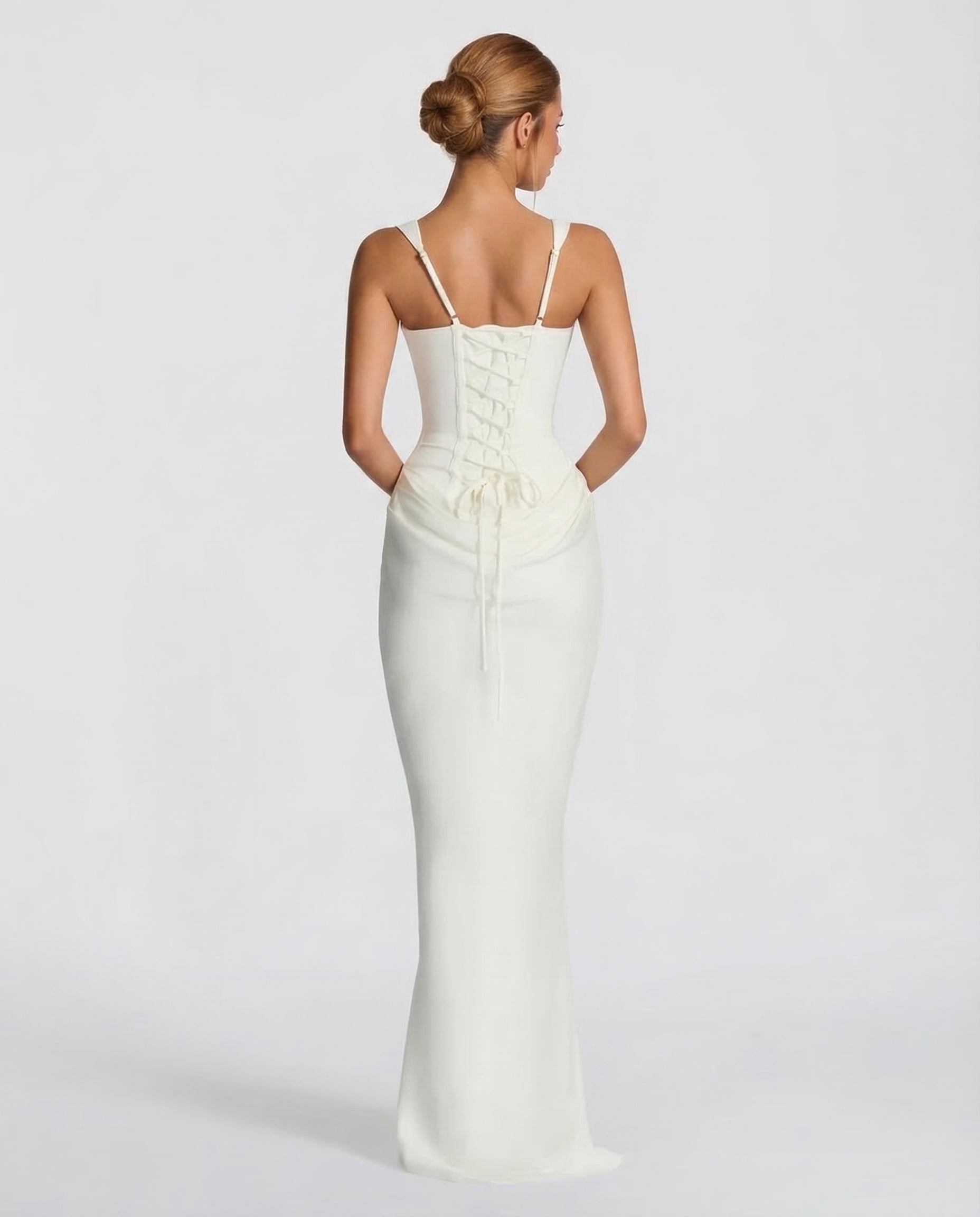 Sofía • Vestido Maxi Entallado con Escote Cuadrado