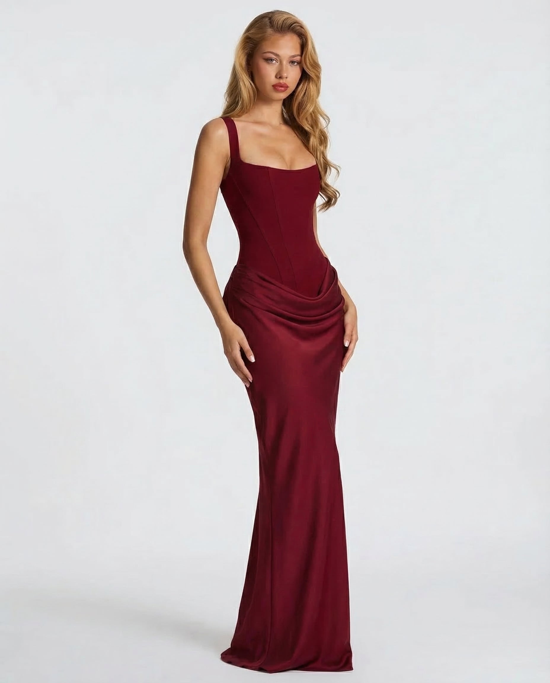 Sofía • Vestido Maxi Entallado con Escote Cuadrado