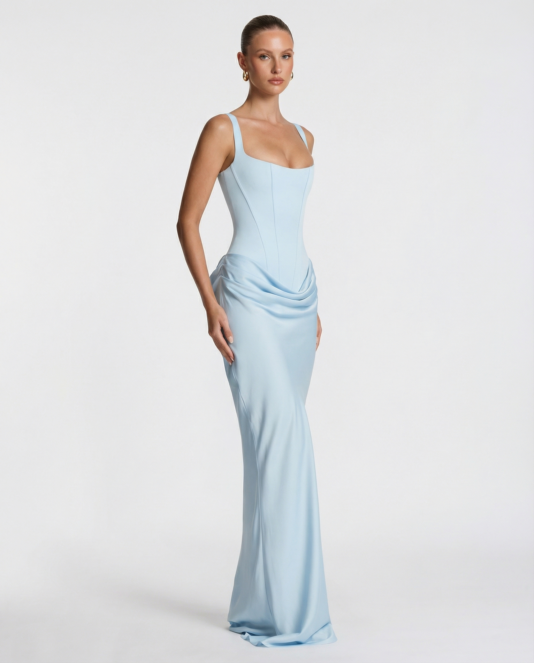 Lucía • Vestido Maxi Entallado con Escote Cuadrado