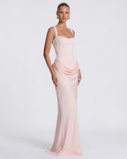 Sofía • Vestido Maxi Entallado con Escote Cuadrado