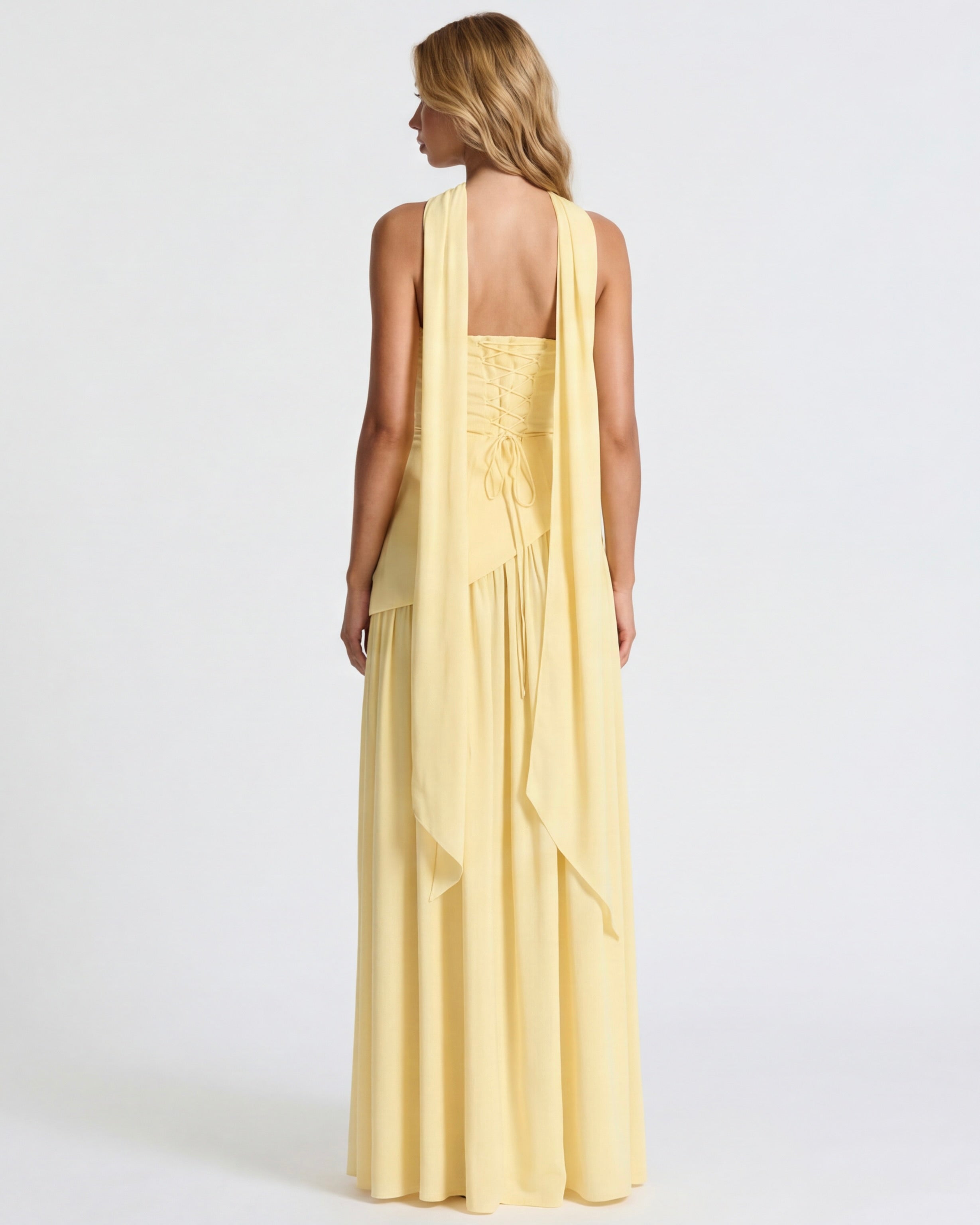 Valeria • Vestido Maxi Strapless con Abertura y Detalle de Pañuelo