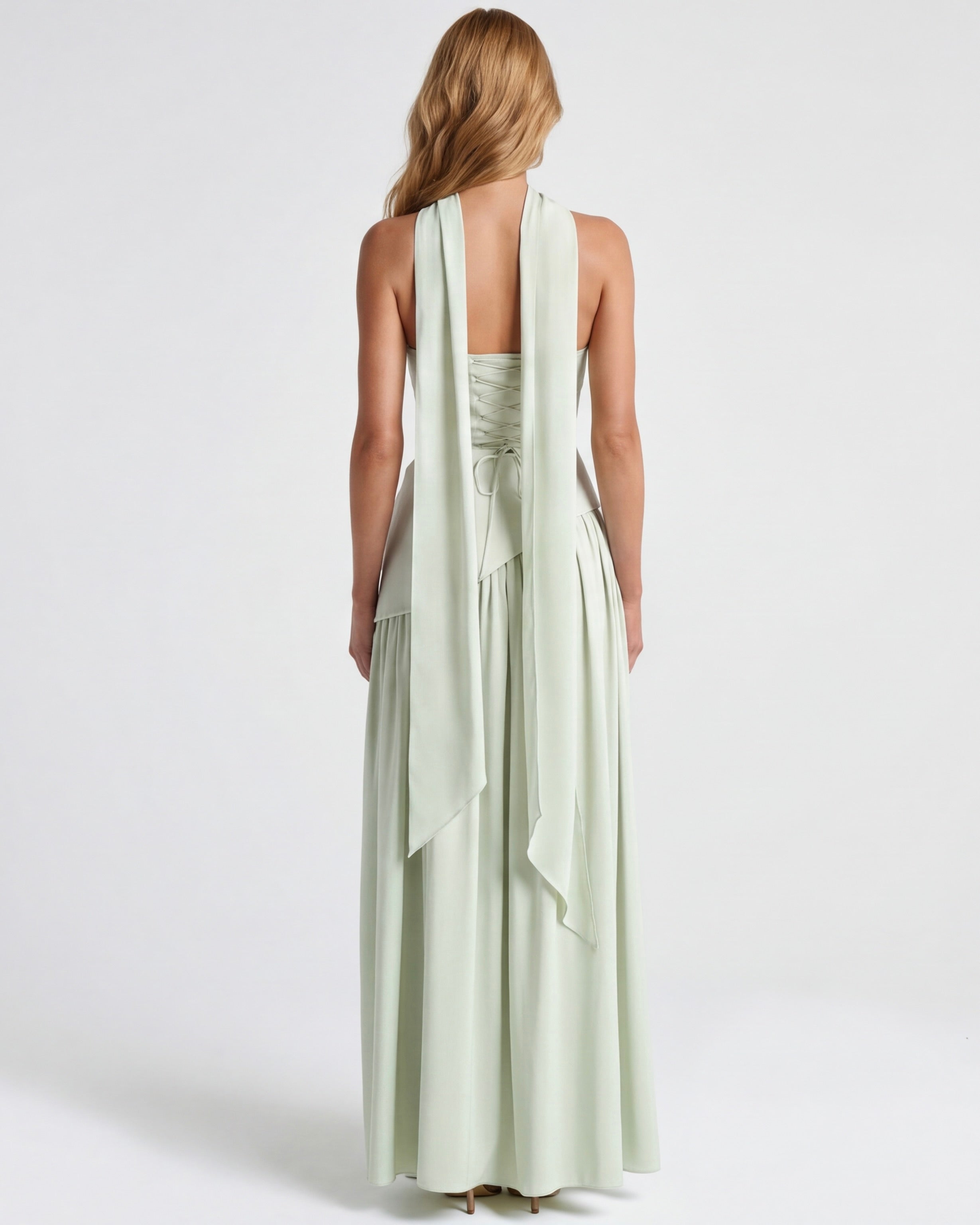 Valeria • Vestido Maxi Strapless con Abertura y Detalle de Pañuelo