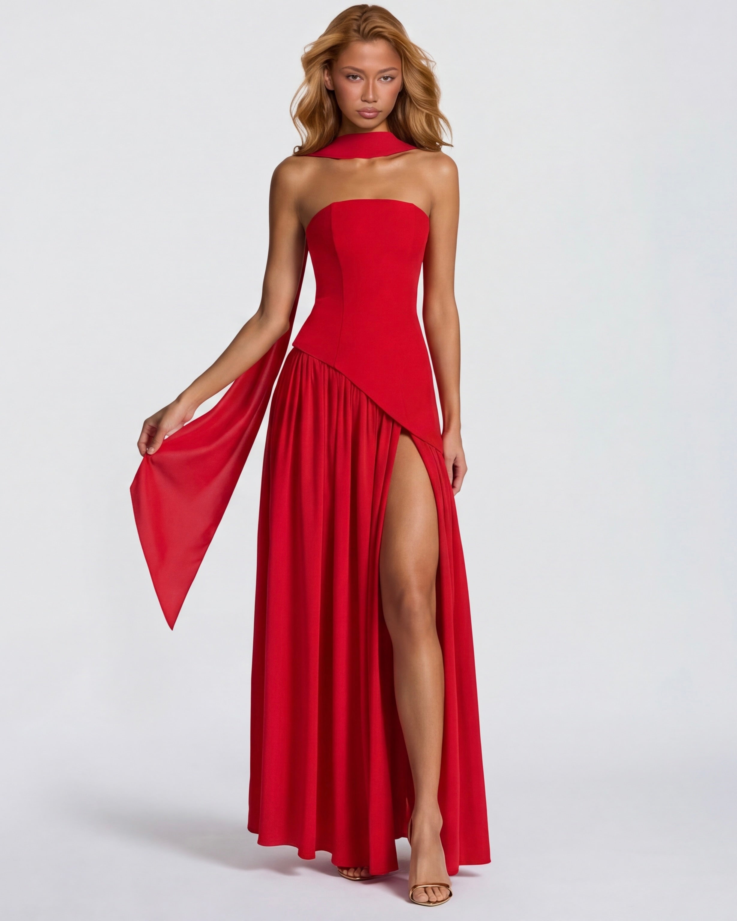 Valeria • Vestido Maxi Strapless con Abertura y Detalle de Pañuelo