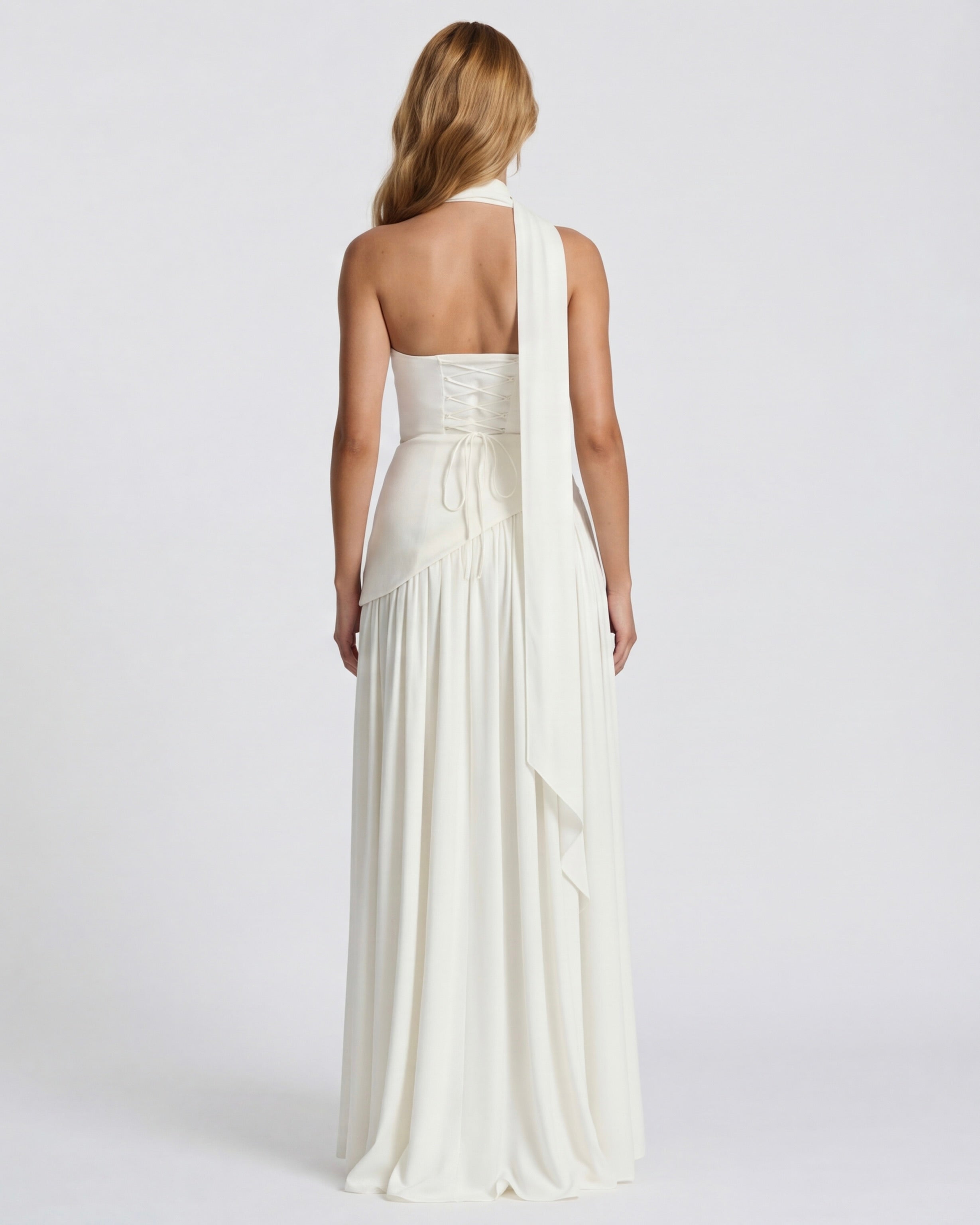 Valeria • Vestido Maxi Strapless con Abertura y Detalle de Pañuelo