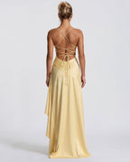 Valentina • Vestido Largo Satinado con Volado Asimétrico y Tirantes Finos