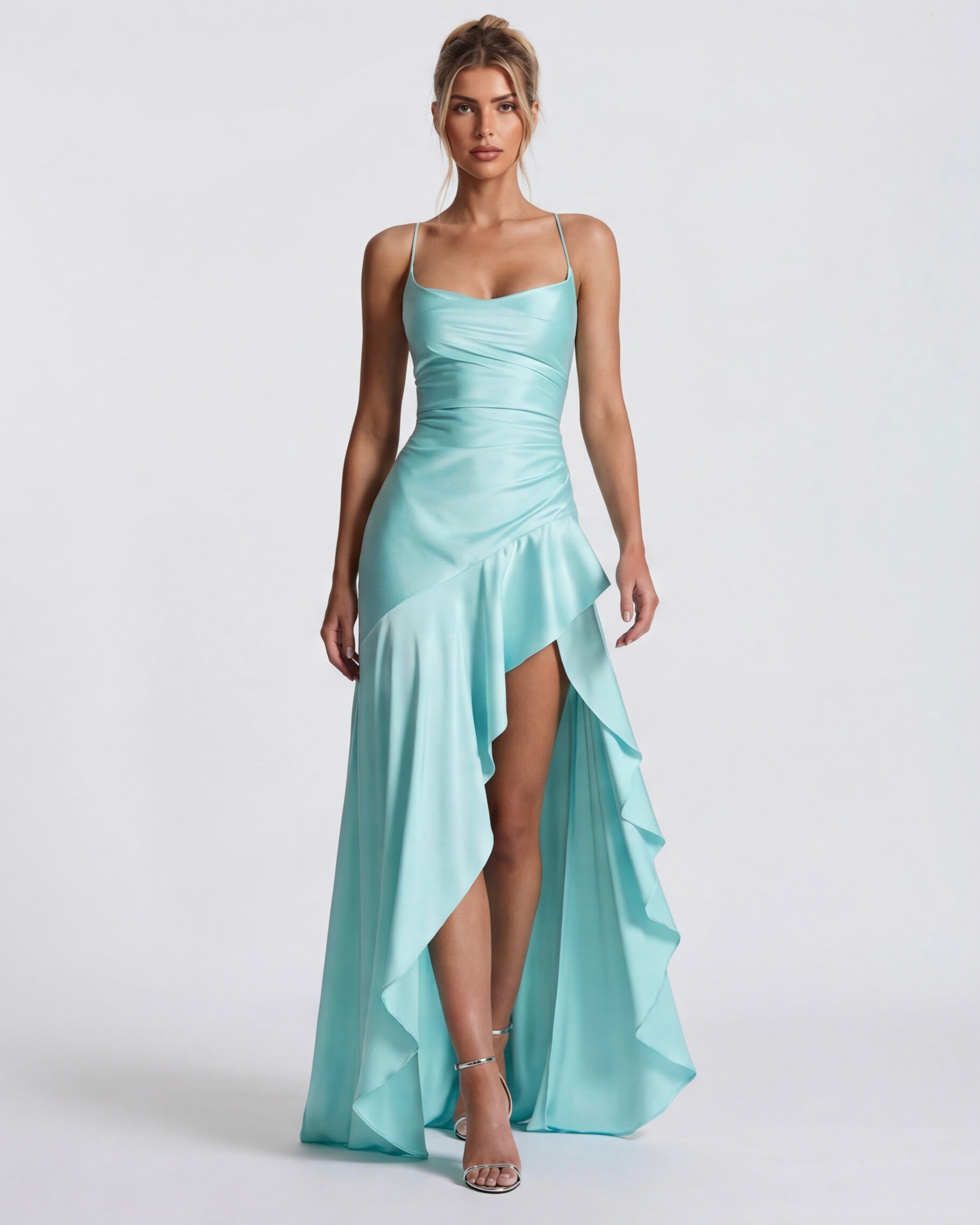 Valentina • Vestido Largo Satinado con Volado Asimétrico y Tirantes Finos