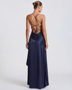 Valentina • Vestido Largo Satinado con Volado Asimétrico y Tirantes Finos