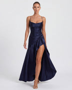 Valentina • Vestido Largo Satinado con Volado Asimétrico y Tirantes Finos