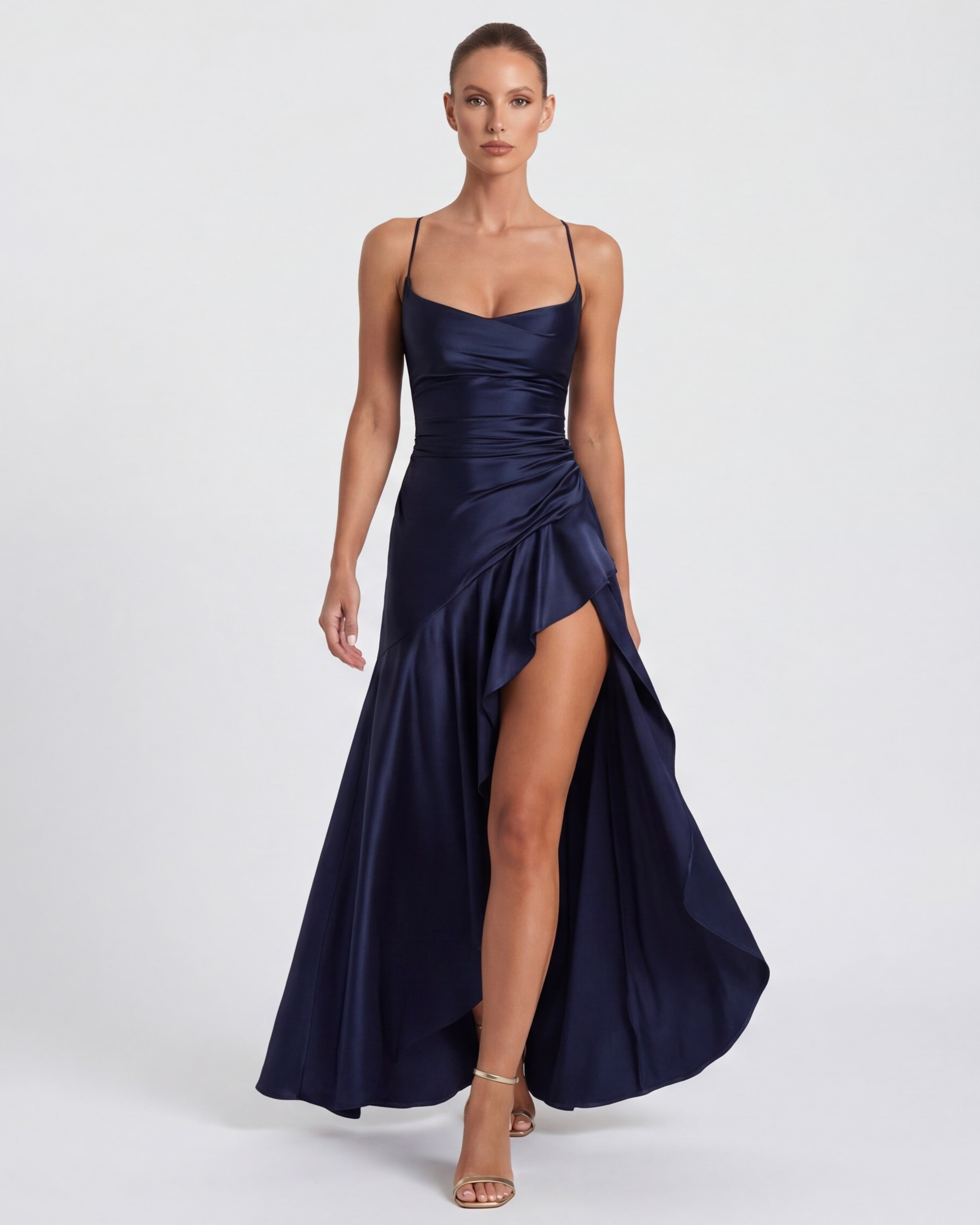 Valentina • Vestido Largo Satinado con Volado Asimétrico y Tirantes Finos