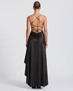 Valentina • Vestido Largo Satinado con Volado Asimétrico y Tirantes Finos