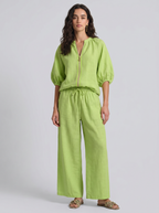 Alba | Conjunto de dos piezas: Camisa de estilo relajado y pantalón de pernera ancha