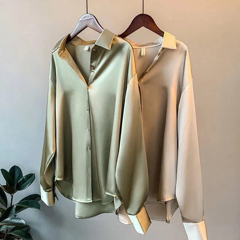 Natalia • Blusa in Raso Oversize con Bottoni