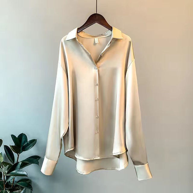 Natalia • Blusa in Raso Oversize con Bottoni